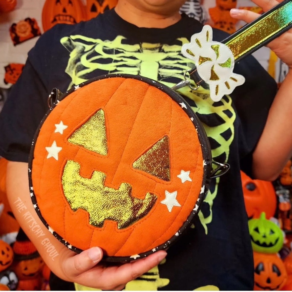 ISO Kitschy Ghoul pumpkin bag